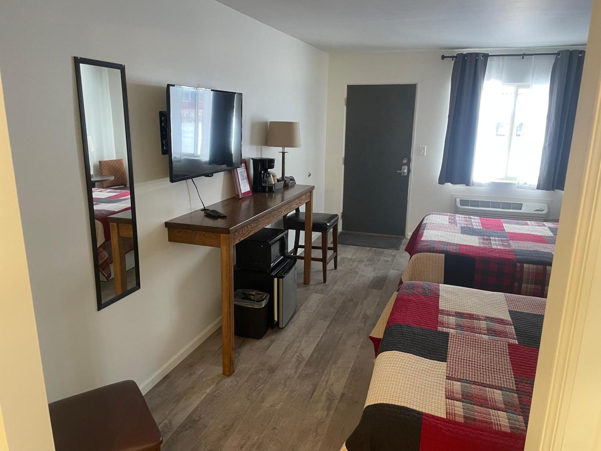 Trails Inn Quadna Mountain Motel & Rv Park Hill City Экстерьер фото