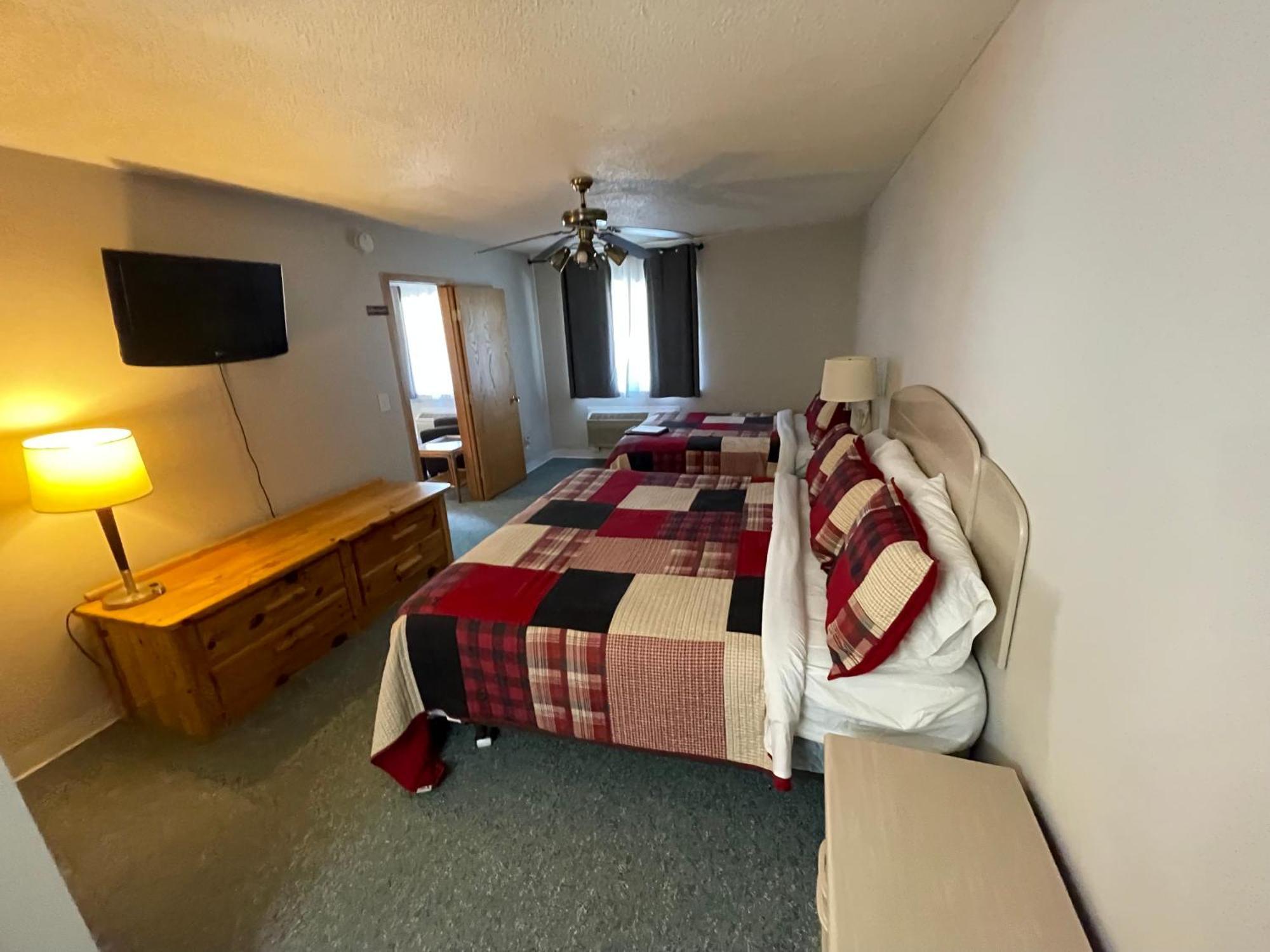 Trails Inn Quadna Mountain Motel & Rv Park Hill City Номер фото