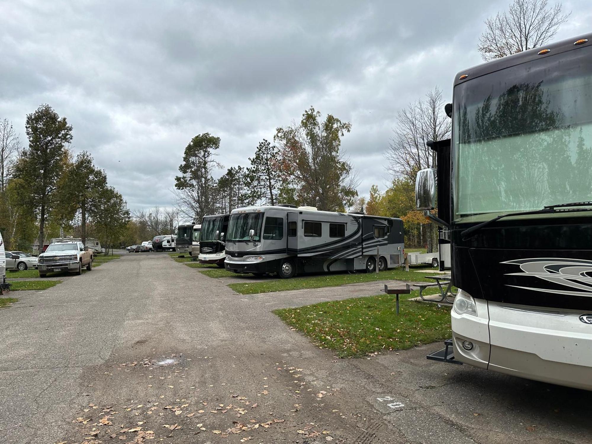 Trails Inn Quadna Mountain Motel & Rv Park Hill City Экстерьер фото