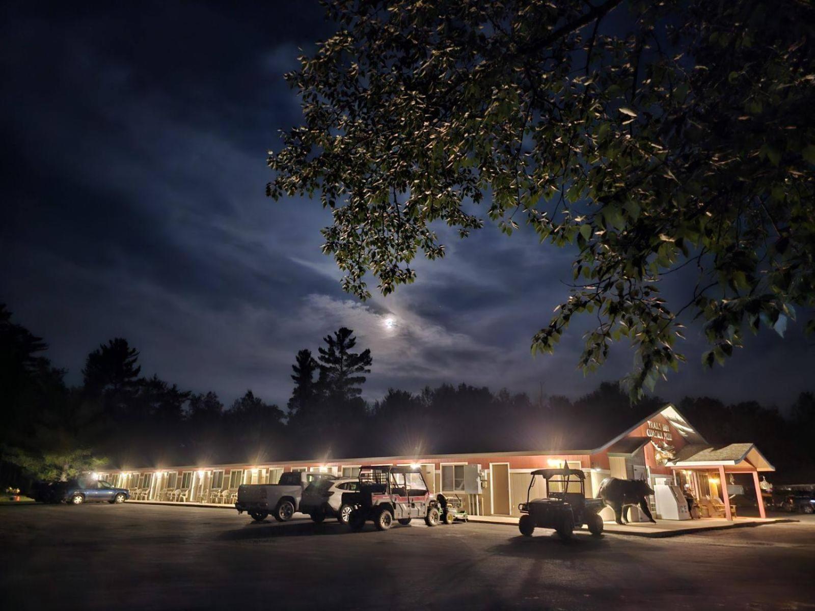 Trails Inn Quadna Mountain Motel & Rv Park Hill City Экстерьер фото