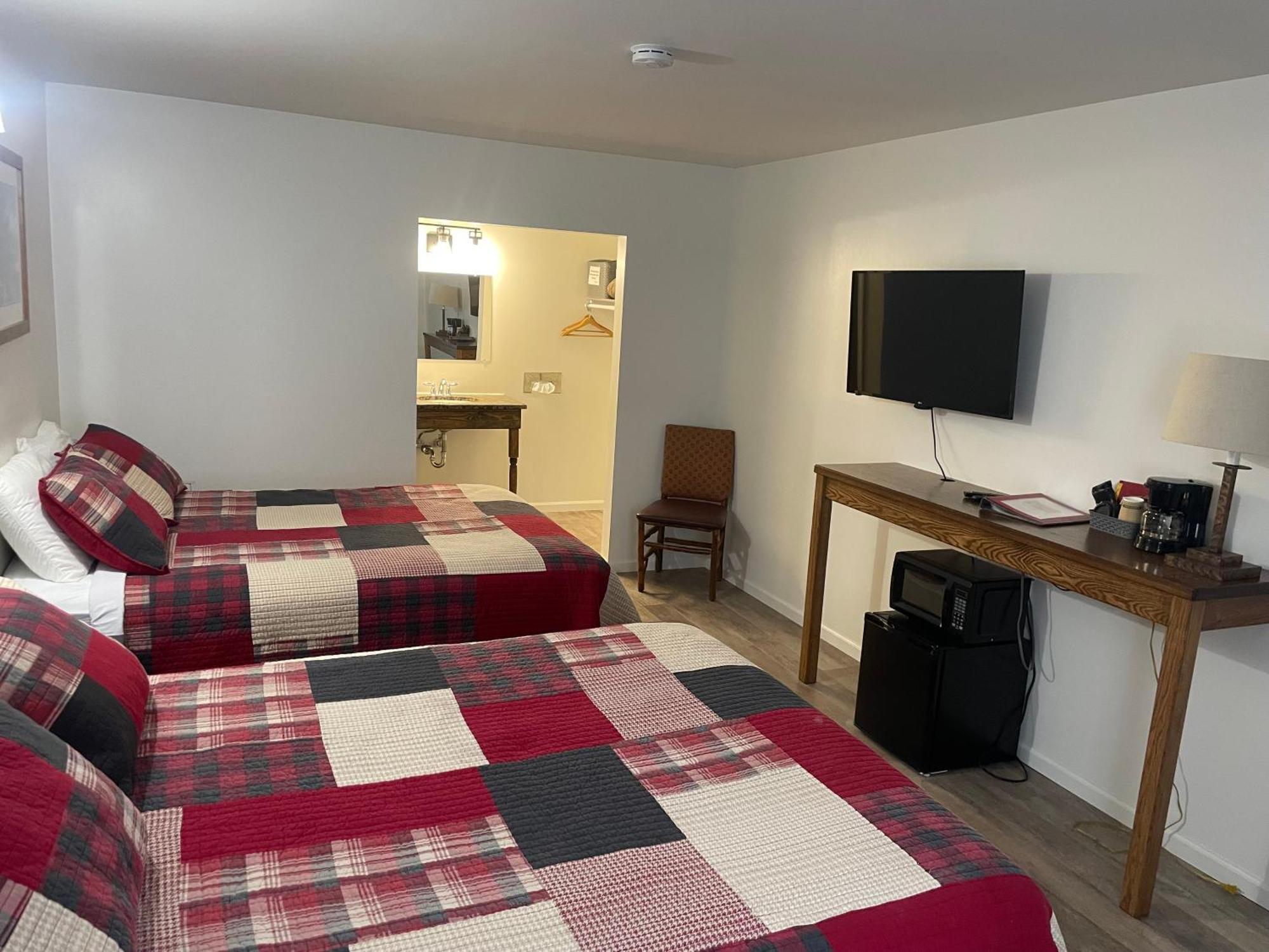 Trails Inn Quadna Mountain Motel & Rv Park Hill City Экстерьер фото