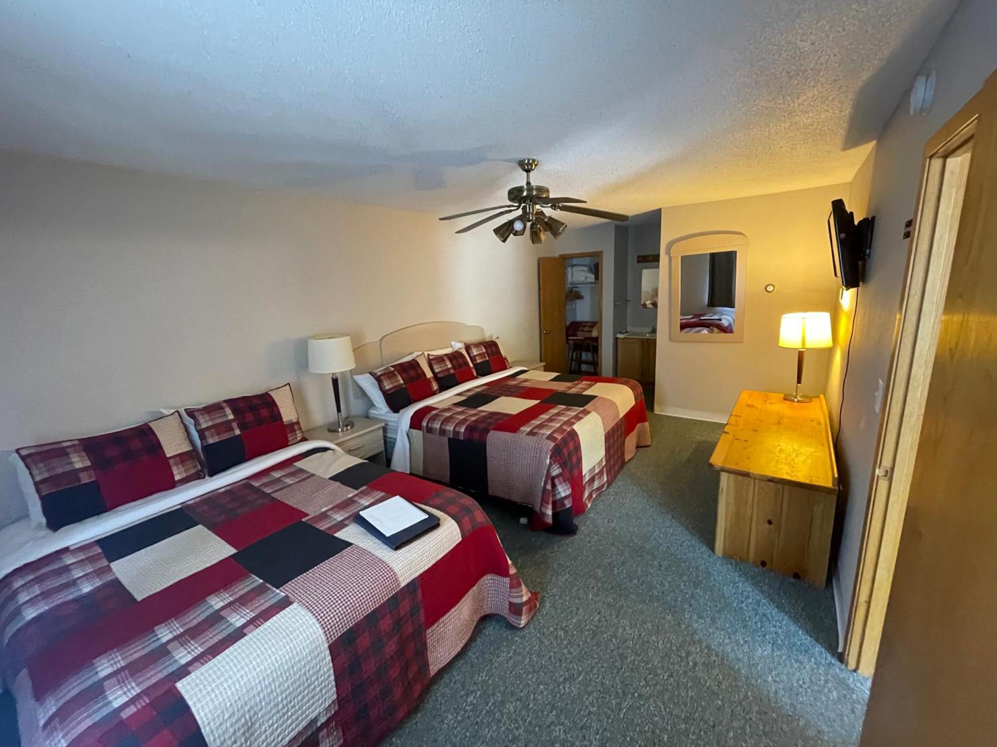 Trails Inn Quadna Mountain Motel & Rv Park Hill City Экстерьер фото