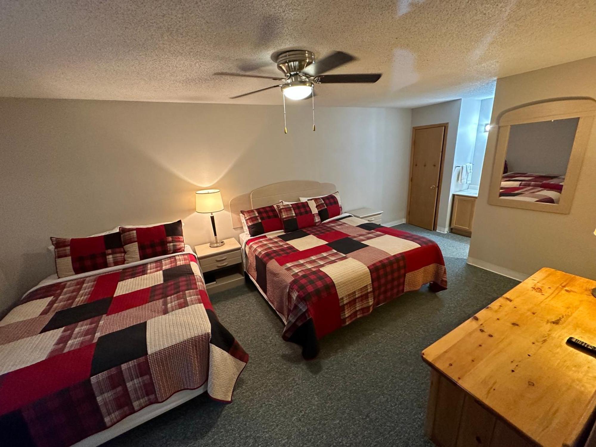 Trails Inn Quadna Mountain Motel & Rv Park Hill City Номер фото