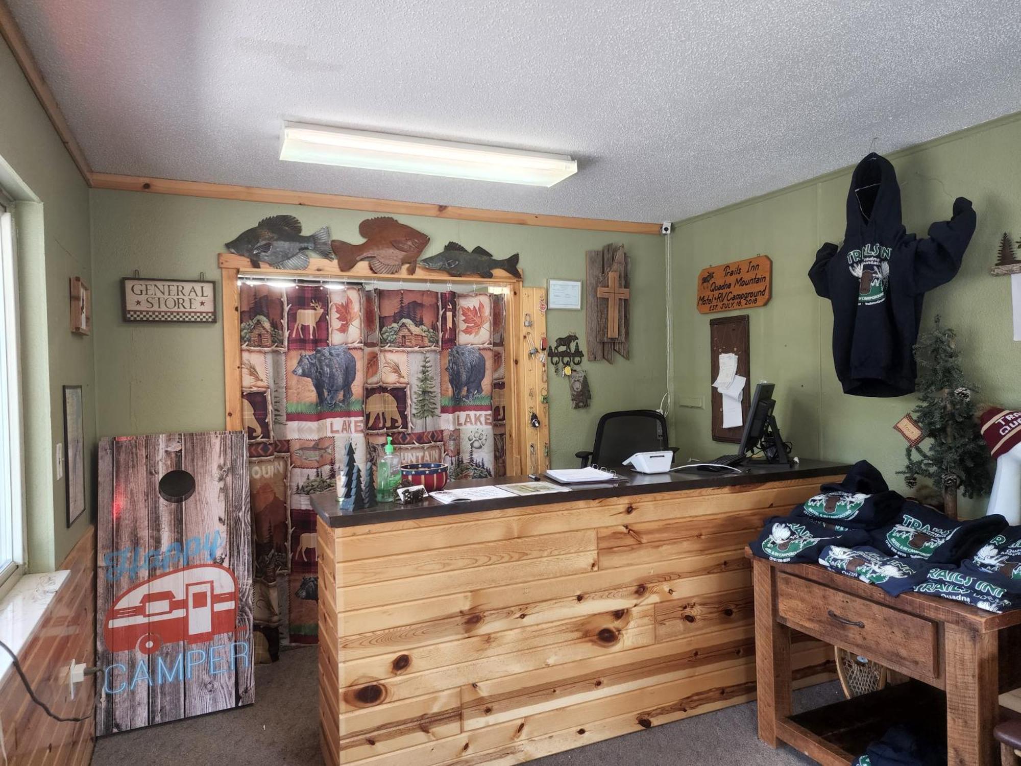 Trails Inn Quadna Mountain Motel & Rv Park Hill City Экстерьер фото